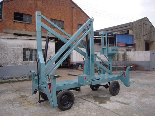 旋轉曲臂式升降機