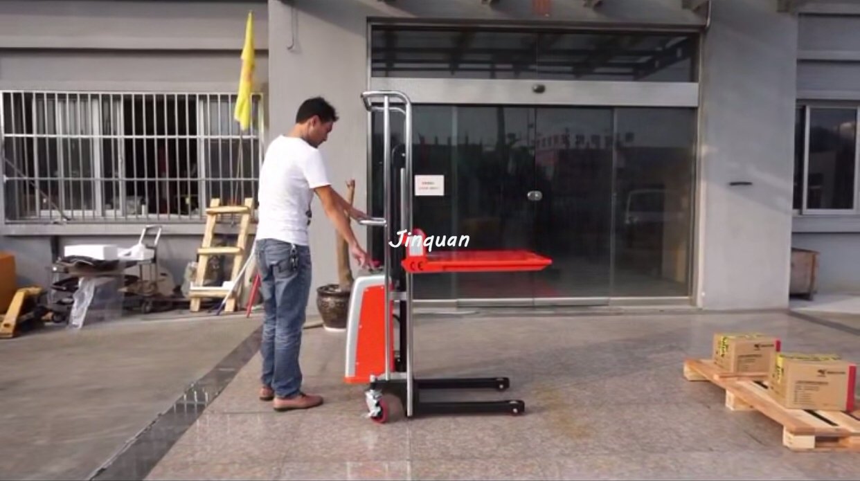 便攜式半電動(dòng)堆高車(chē)