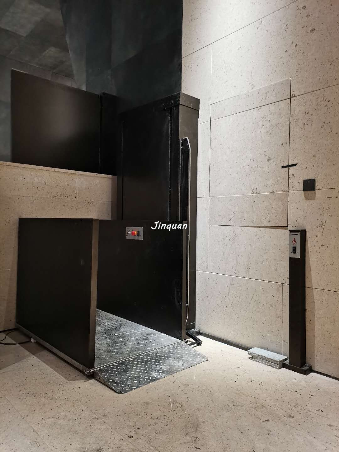 無障礙升降平臺(tái)